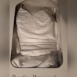 Wedding dress